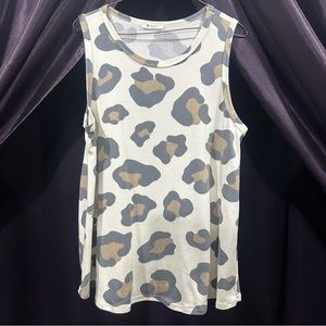 Bombom leopard sleeveless top. Super soft and stretchy. Sz L
